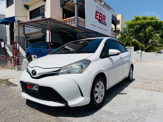 2015 Toyota VITZ