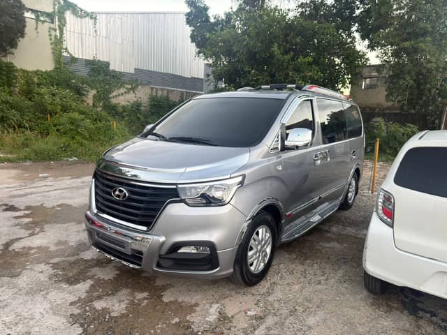 2020 Hyundai Grand Starex