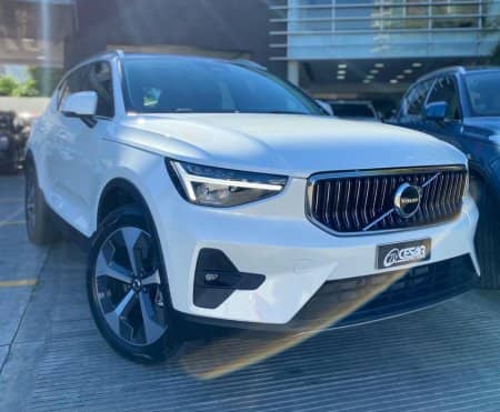 2023 Volvo XC40